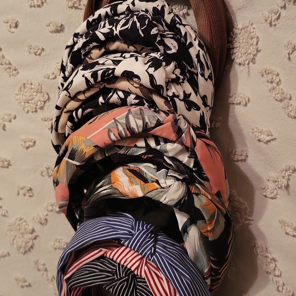 Stylish Women's Headbands - Picture 2 of 2